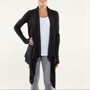 Lululemon Universal Wrap